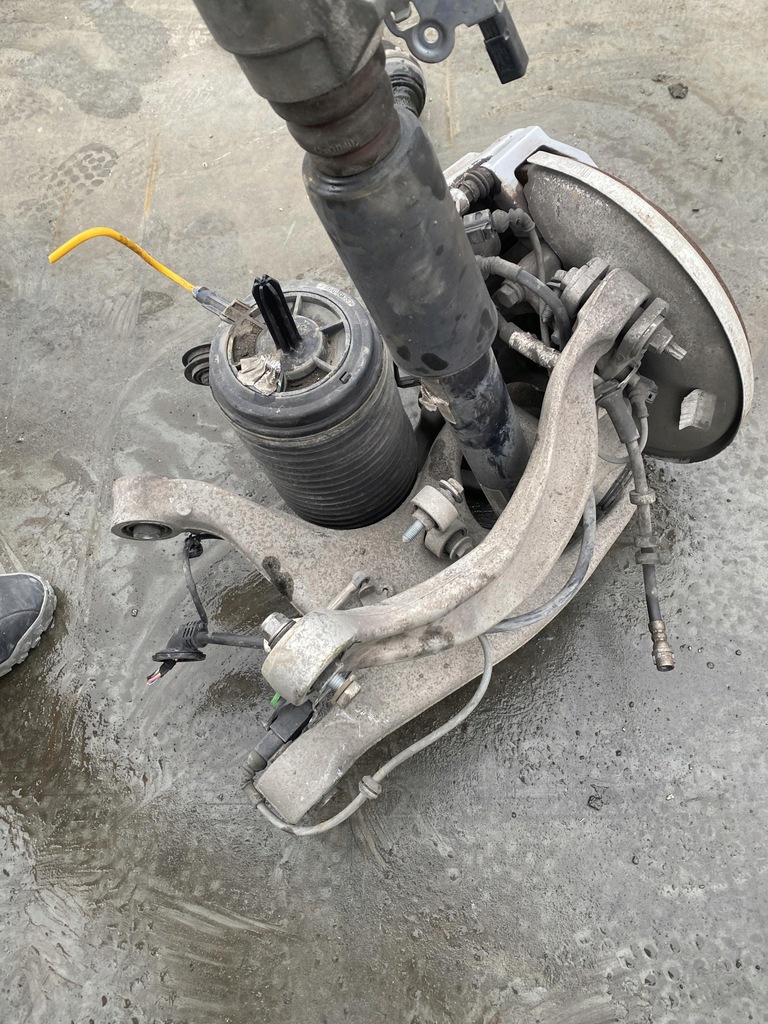 фото №9, Macan 95b поворотный кулак правая задняя 8r0505436c