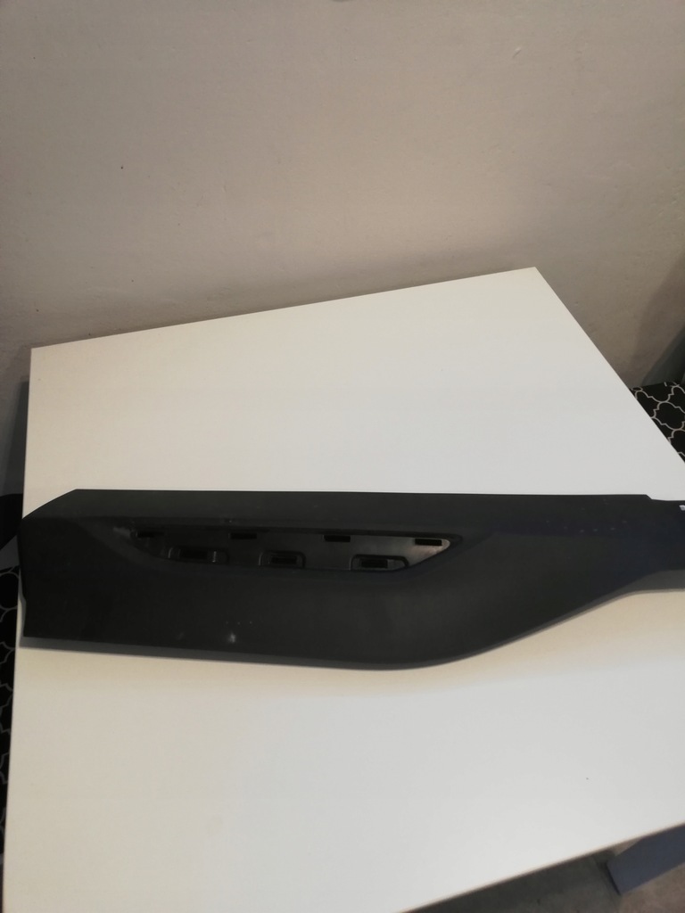 фото №1, Toyota yaris cross молдинг двері правий задня