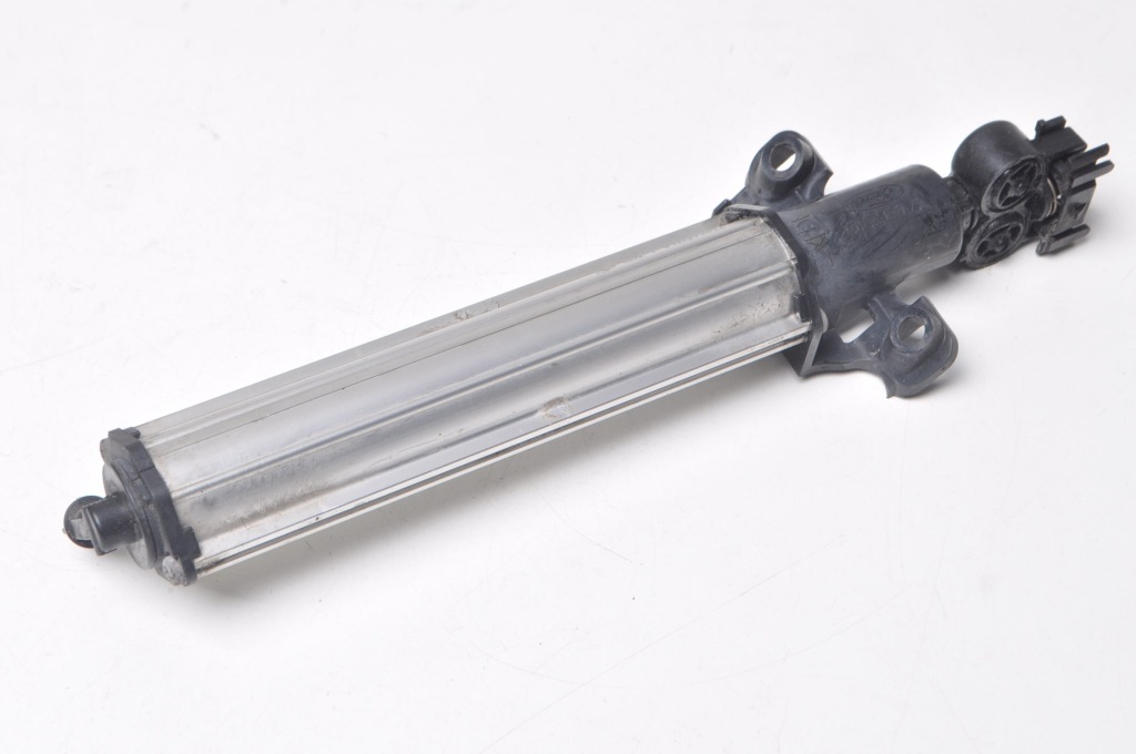 фото №1, Volvo s60 ii v60 помпа омивача фари 1308457 права