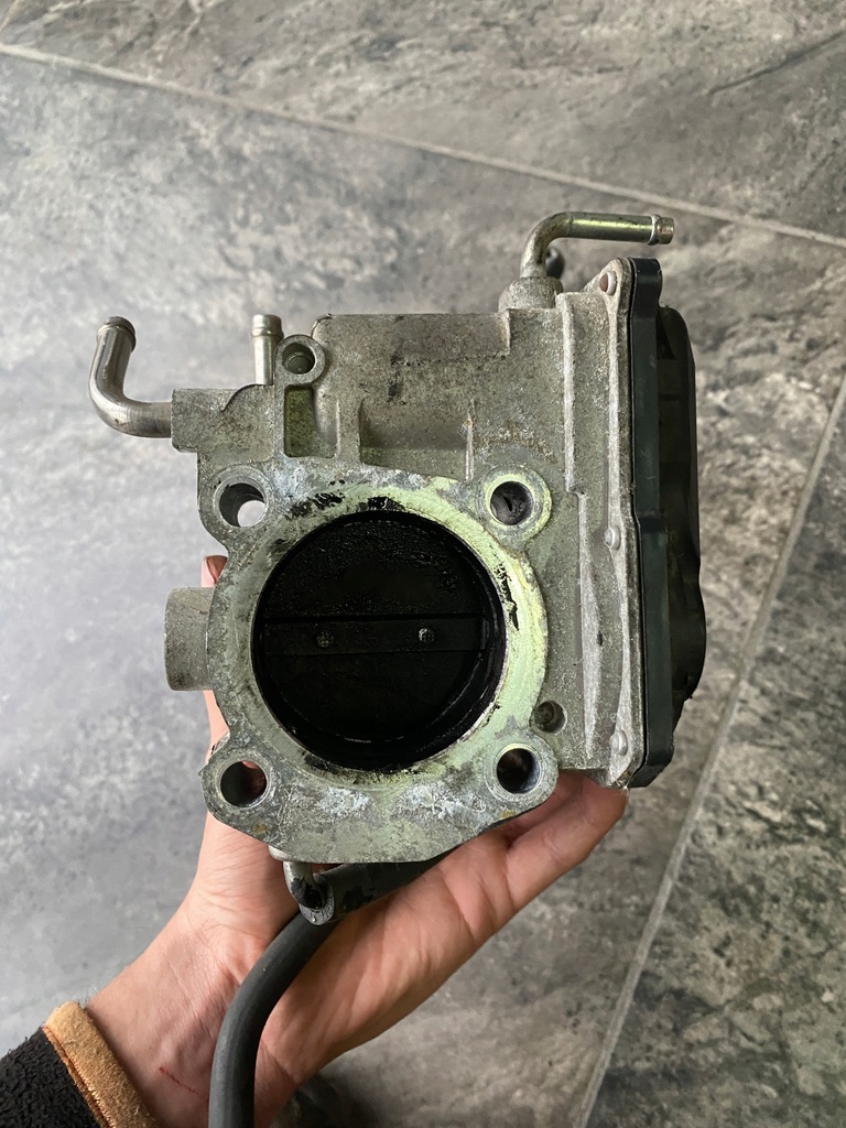 фото №4, Дроссельная заслонка toyota camry 2.4 22030-0h030