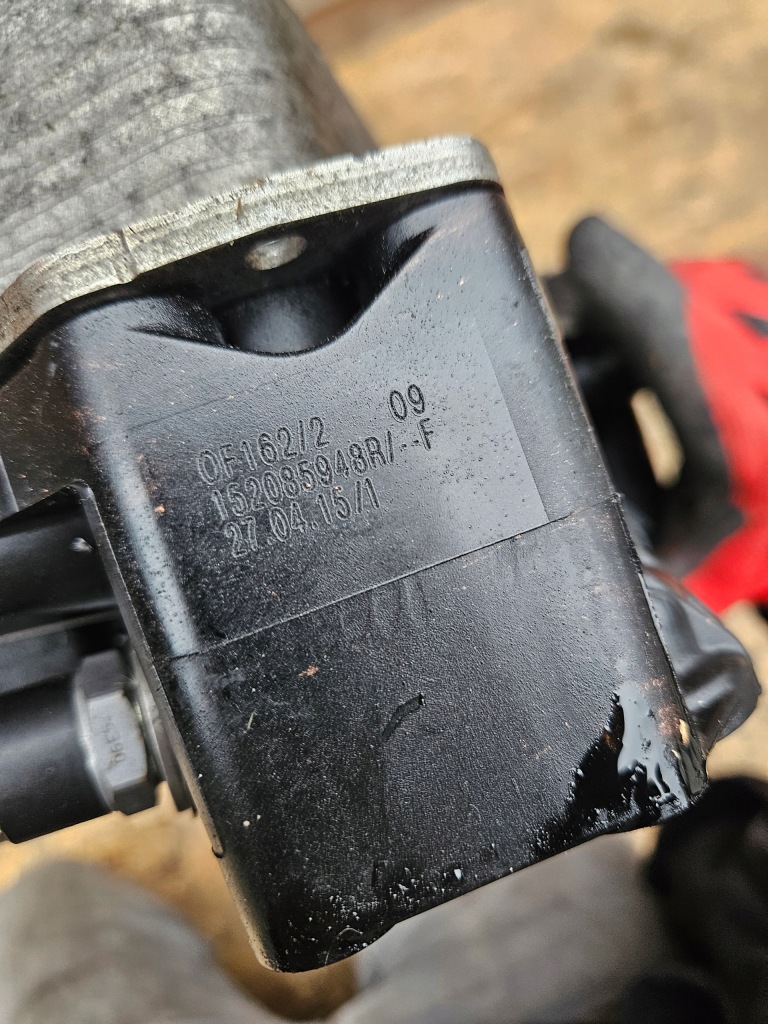 фото №8, Основа фільтра оливи renault trafic iii 1.6 dci 152085984r