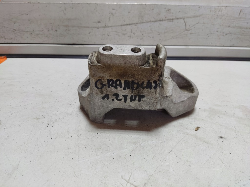 фото №1, Opel grandland кронштейн коробки передач 1.2 thp