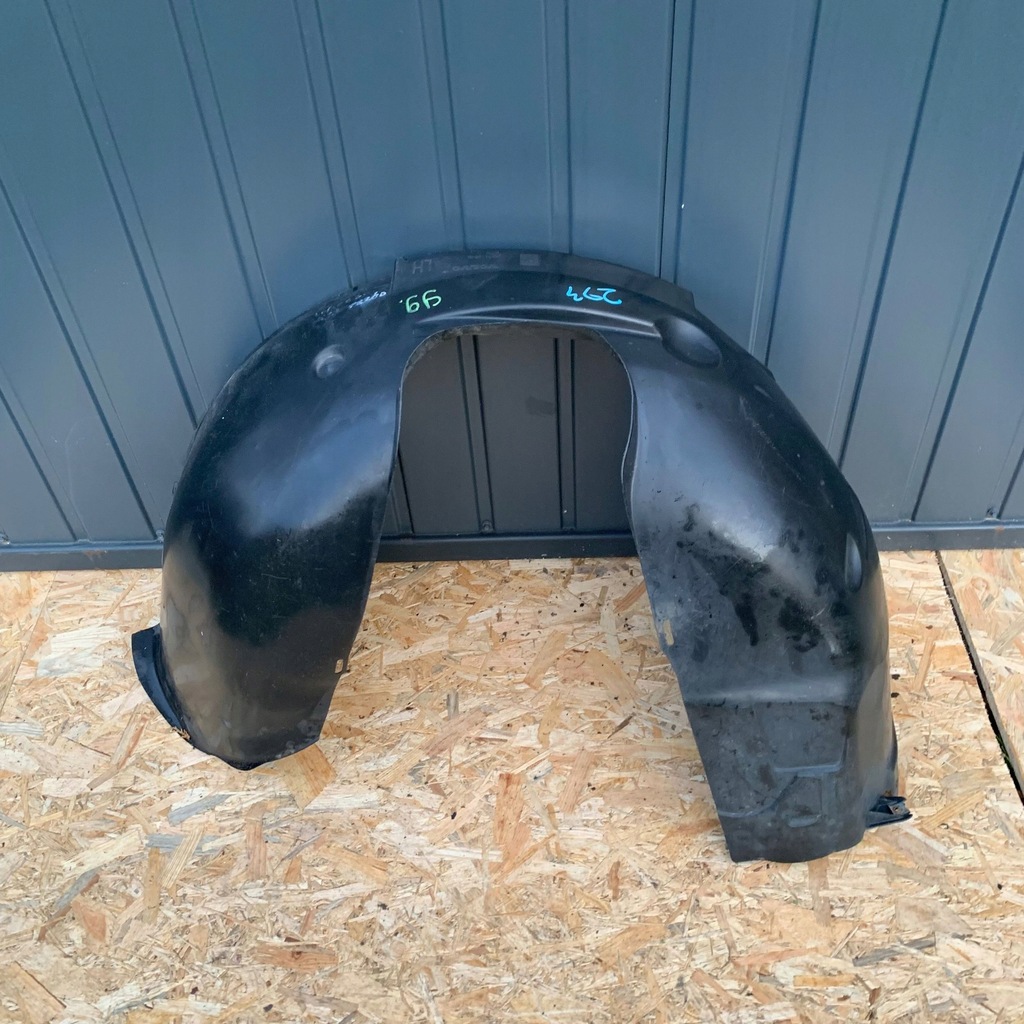 фото №1, Пластик дворник передних volvo v60 mon7a 1.98l дизель 110kw 2012