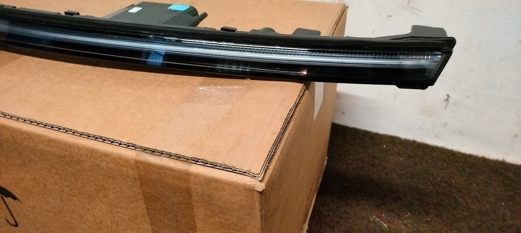 фото №5, Лампа накладка перед led mercedes eqa w243 h243