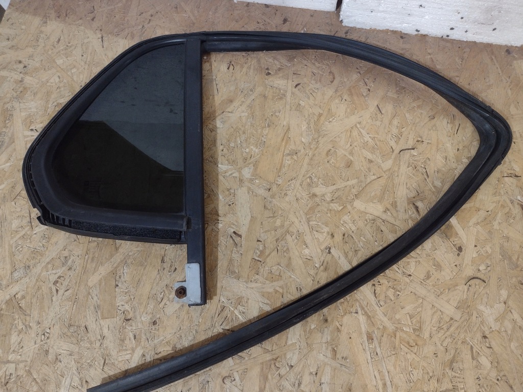 фото №1, Скло правий задня chevrolet trax трикутник