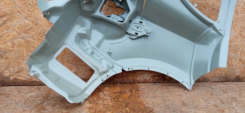 Tesla model y 20- обшивка крыло  левое  бок левое  задняя новый оригинал Оригинал