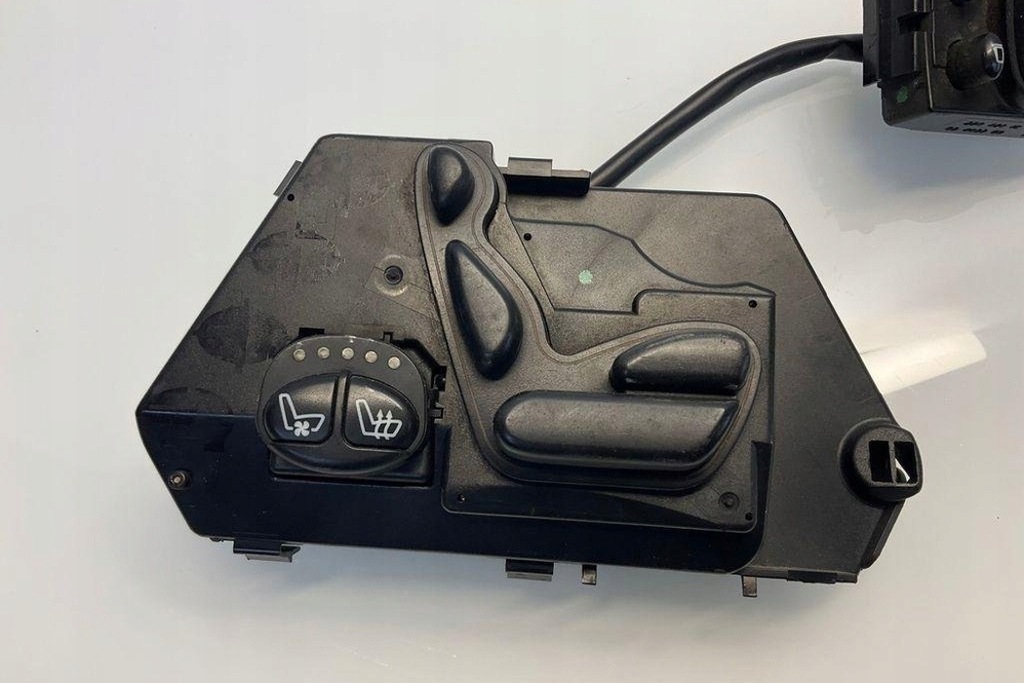 фото №7, Кнопки регулировки правого сиденье mercedes-benz s w220 2208218751 4.0l