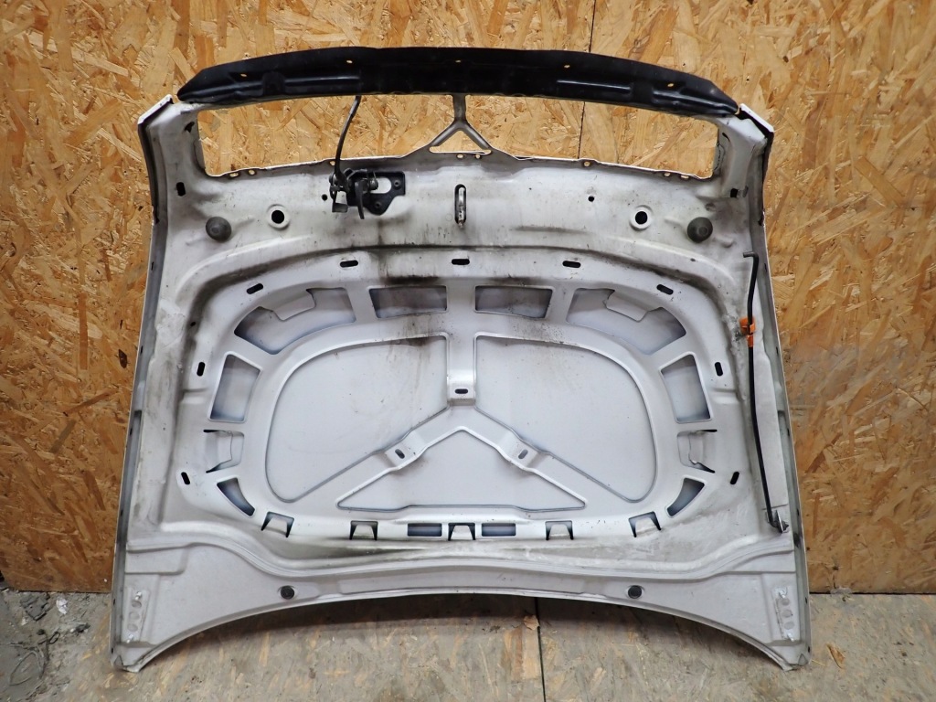 Капот крышка двигателя skoda octavia 2 2 1z рестайлинг  2009-2013r 1z0823031b Оригинал