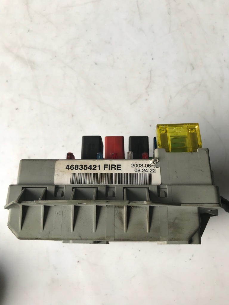 фото №2, Fiat punto ii 2 lift 1.2 коробка предохранителей