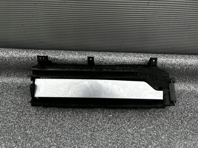 фото №1, Шторка жалюзі повітря ліва hyundai ioniq 5