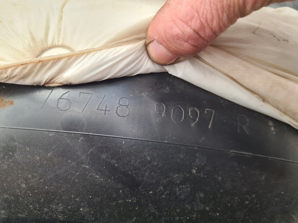 фото №8, Renault megane iii підкрилок правий задня kombi 767489097r