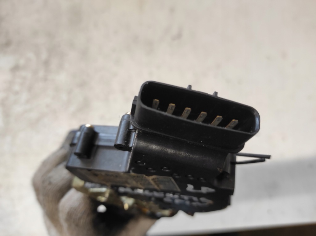 фото №4, Kia magentis ii 2 05- замок левый перед 6pin