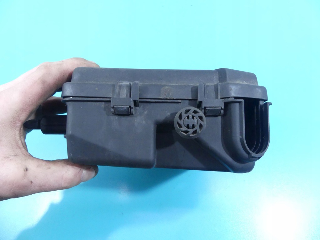 фото №8, Корпус запобіжників renault latitude 2.0 dci