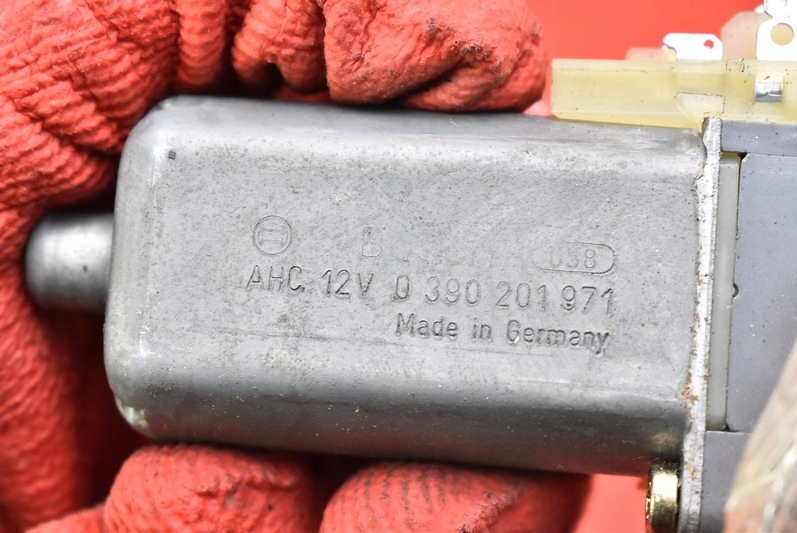 Моторчик висування елемент podudzia сидіння пасажира 0390201971 bmw e65 Київ