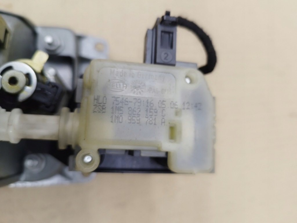 фото №9, Эмблема ручка + привод крышки багажника seat ibiza iii lift 2006-2009