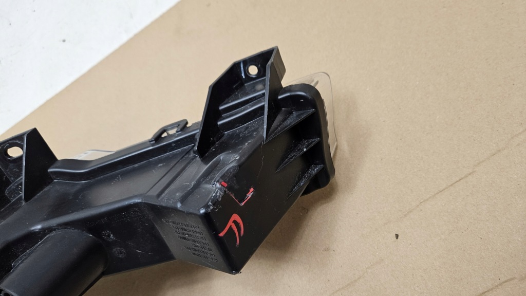 Протитуманна фара led правий tesla model 3 рестайлінг  y 1624798-00-a Зі Шроту