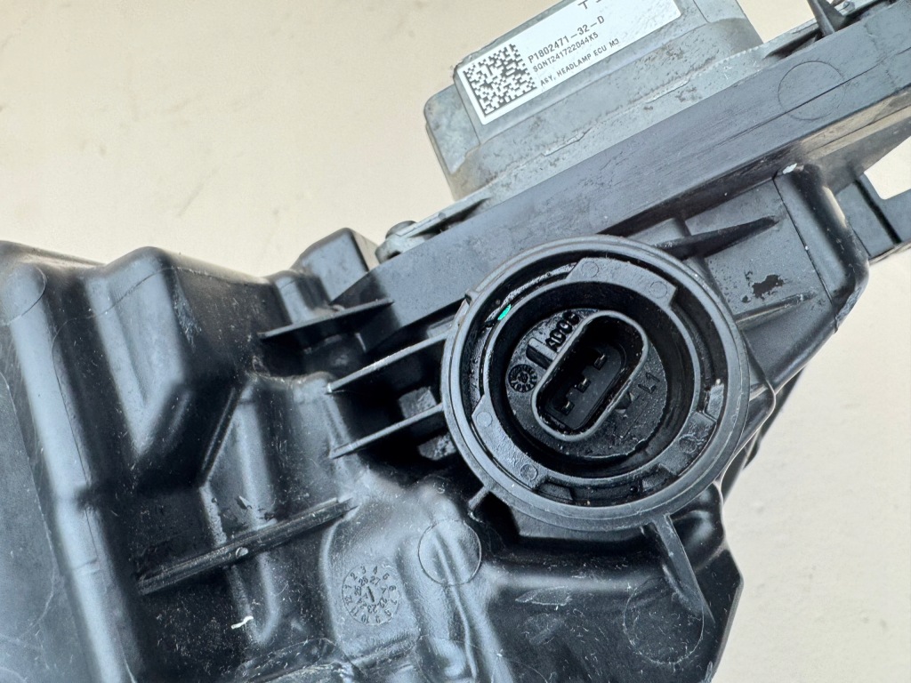 Tesla model 3 рестайлинг  highland 23r- фара правый  передняя full led 1760889-00 Недорого