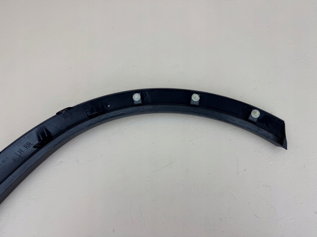 фото №16, Tesla model x 16r- молдинг накладка крыла левый задняя 1035290-00