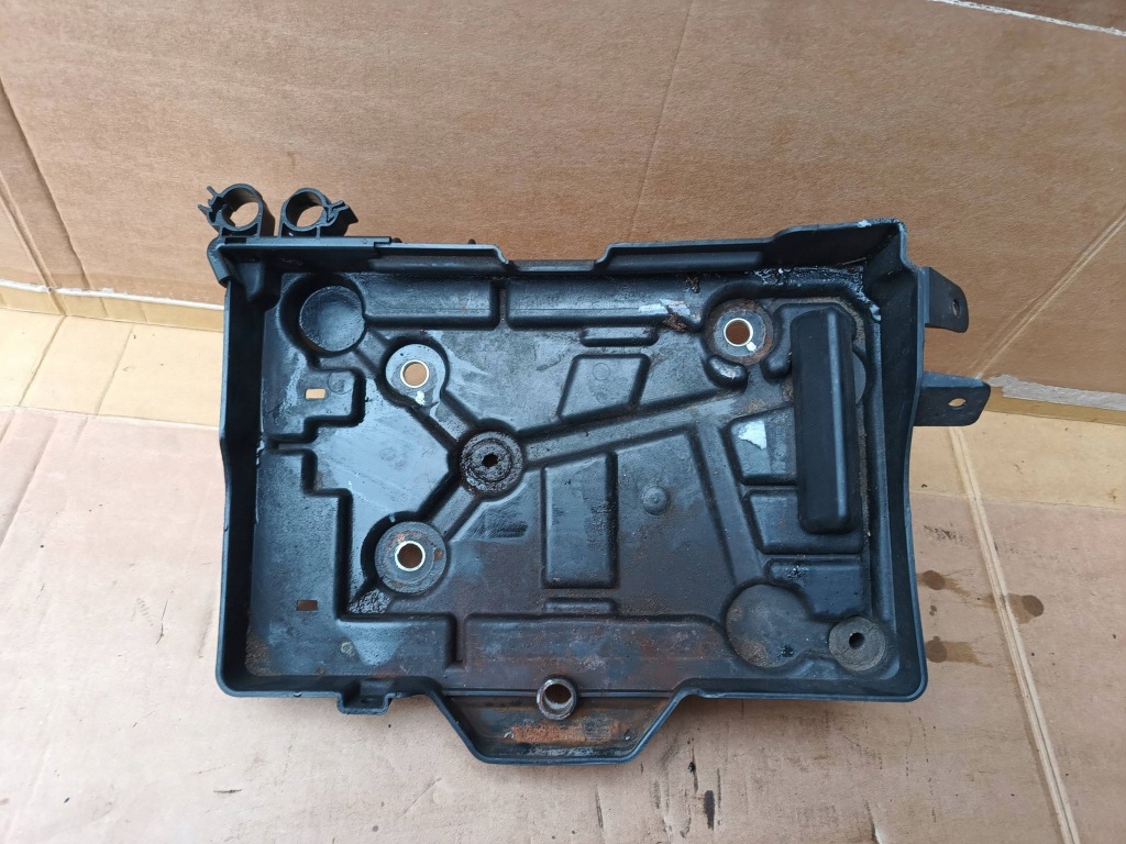 Купить Alfa romeo giulietta 51828595 основание аккумулятор