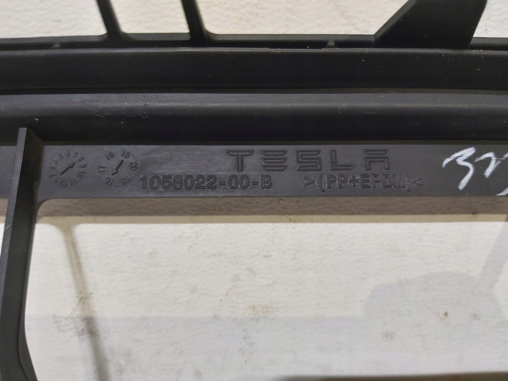 фото №7, Решітка середня w бампер перед tesla s lift