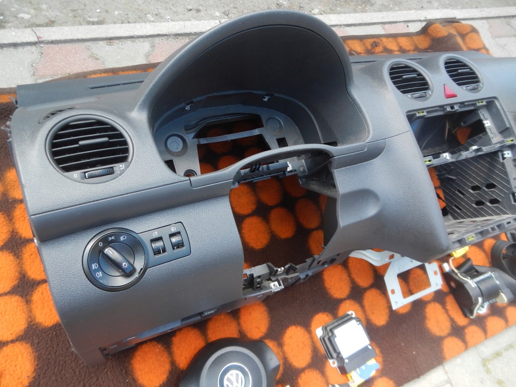 фото №8, Консоль приборная панель приборная подушки безопасности ремни модуль vw caddy iii lift 10-