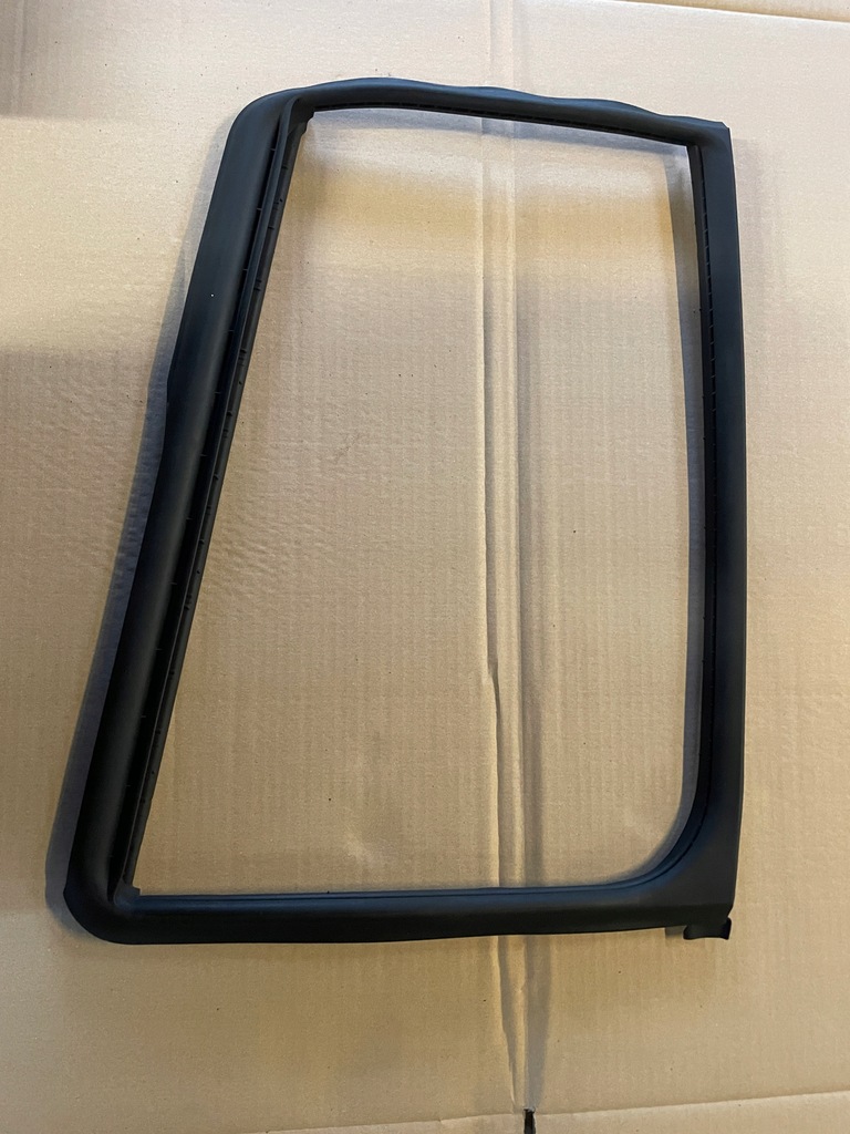 фото №1, Porsche panamera 971 рамка дверь 971839432b