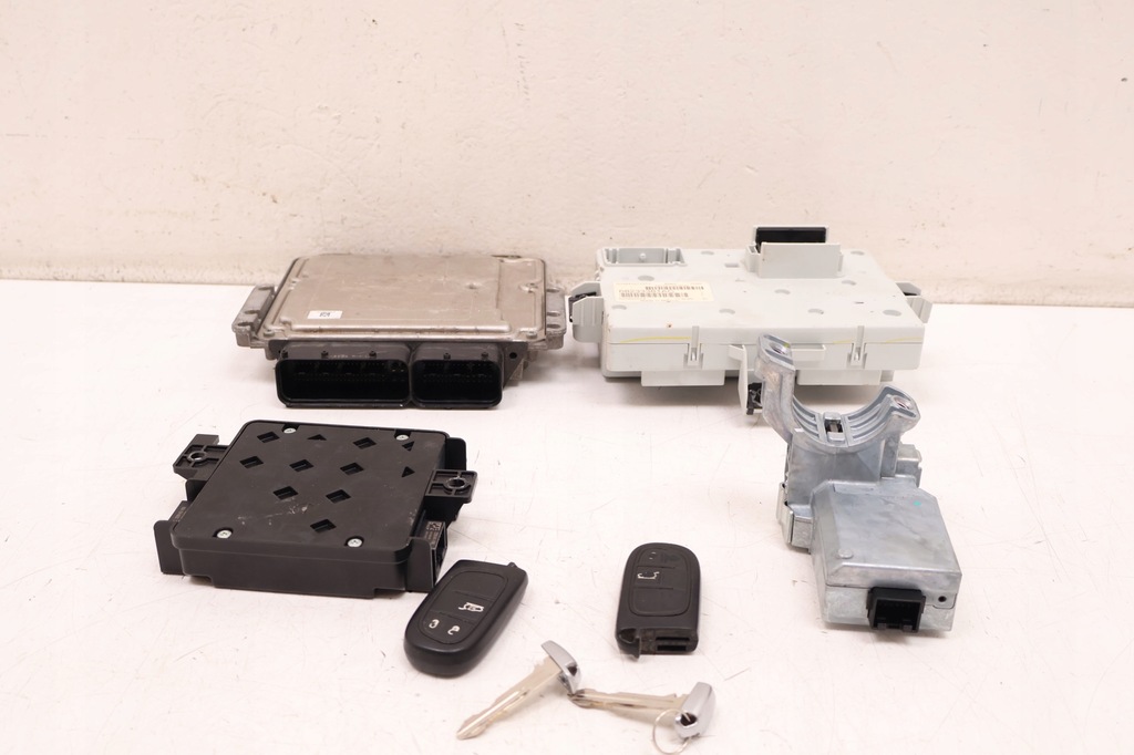 фото №10, Jeep cherokee kl 2.0 mtj бортовой компьютер замок зажигания bsi p05150681ab, p68172538ad