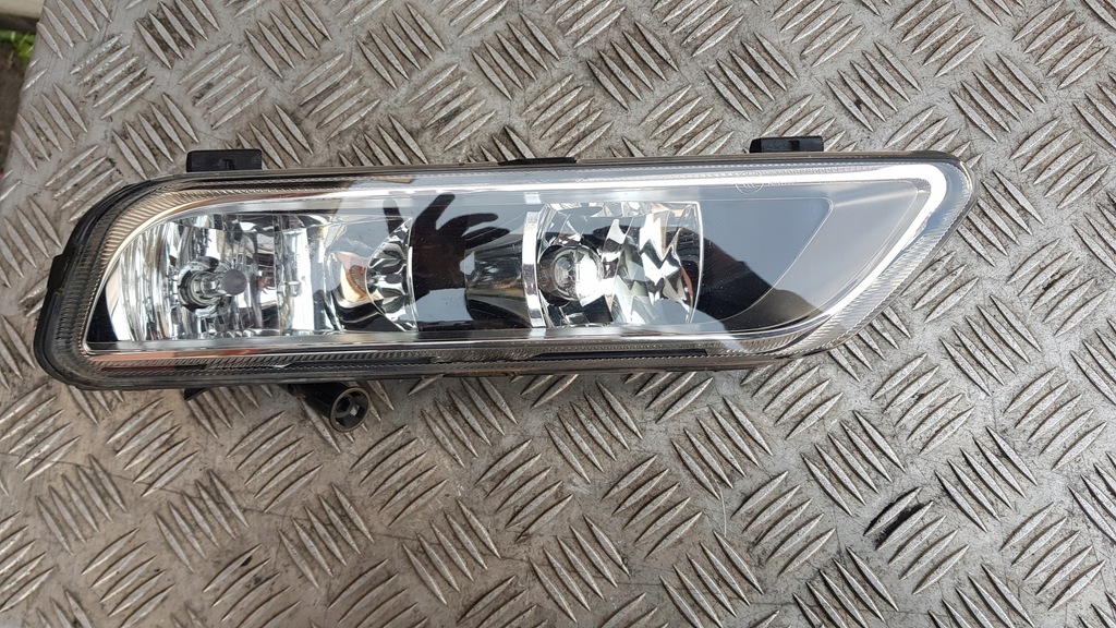 фото №2, Vw passat b7 противотуманная фара правый перед