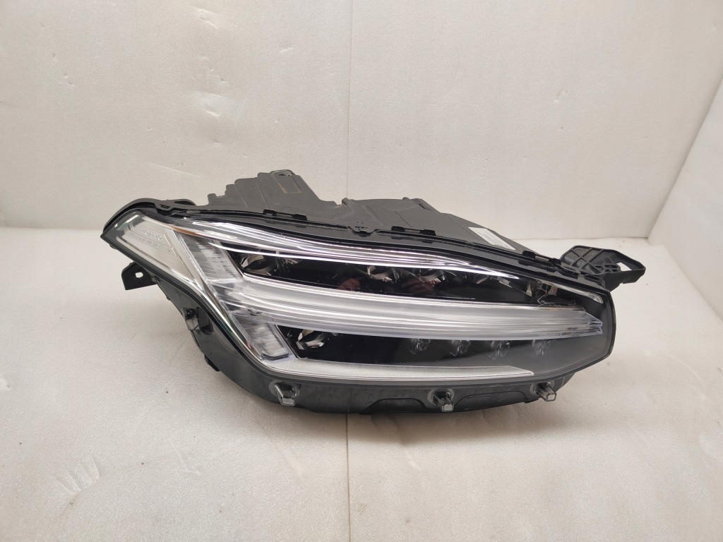Купить Volvo xc90 рестайлинг  full led фара правый перед 32338953