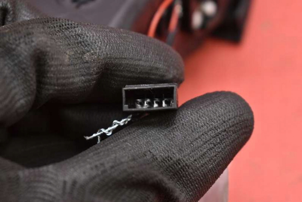 фото №7, Решітка обдув середня права 4e0820952 audi a8 d3 lift 05-07