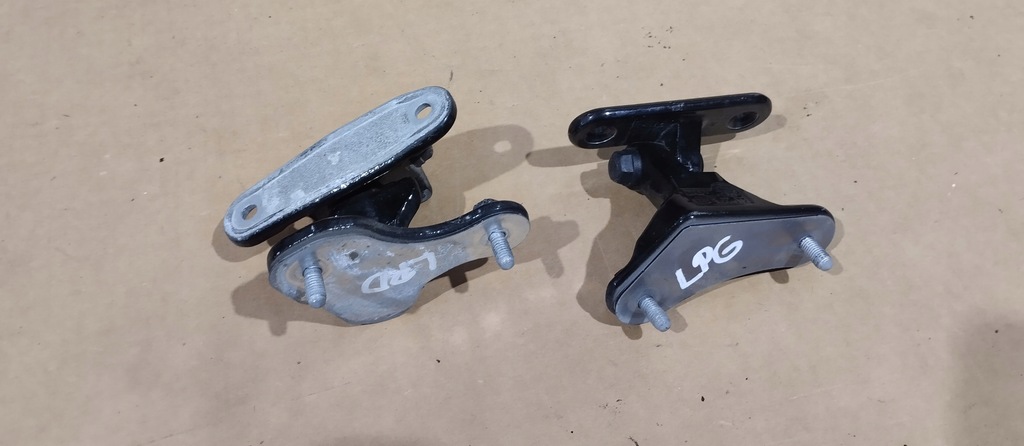 фото №1, Петля петли дверь левый перед mercedes b klasa w246 lift цвет 696