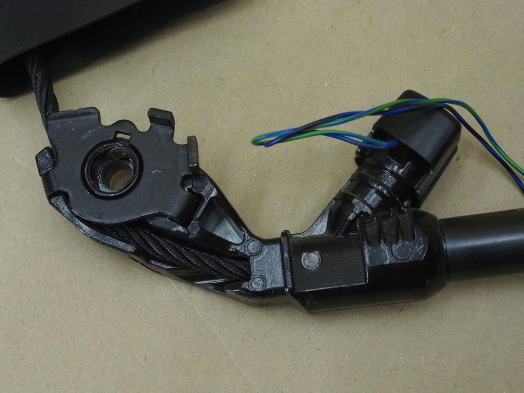 Кліпса поперечина безпеки лівий перед volvo s40 ii v50 2004-2007 європа Ціна