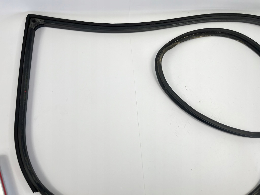 фото №13, Прокладка гумовий двері правий перед права передня mercedes w124 sedan kombi