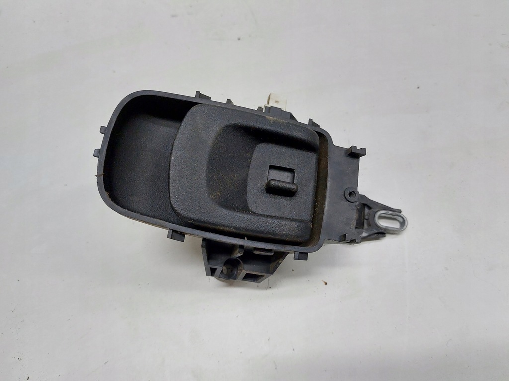 фото №1, Mercedes w211 kombi середня внутрішня аварійна ручка кришки багажника