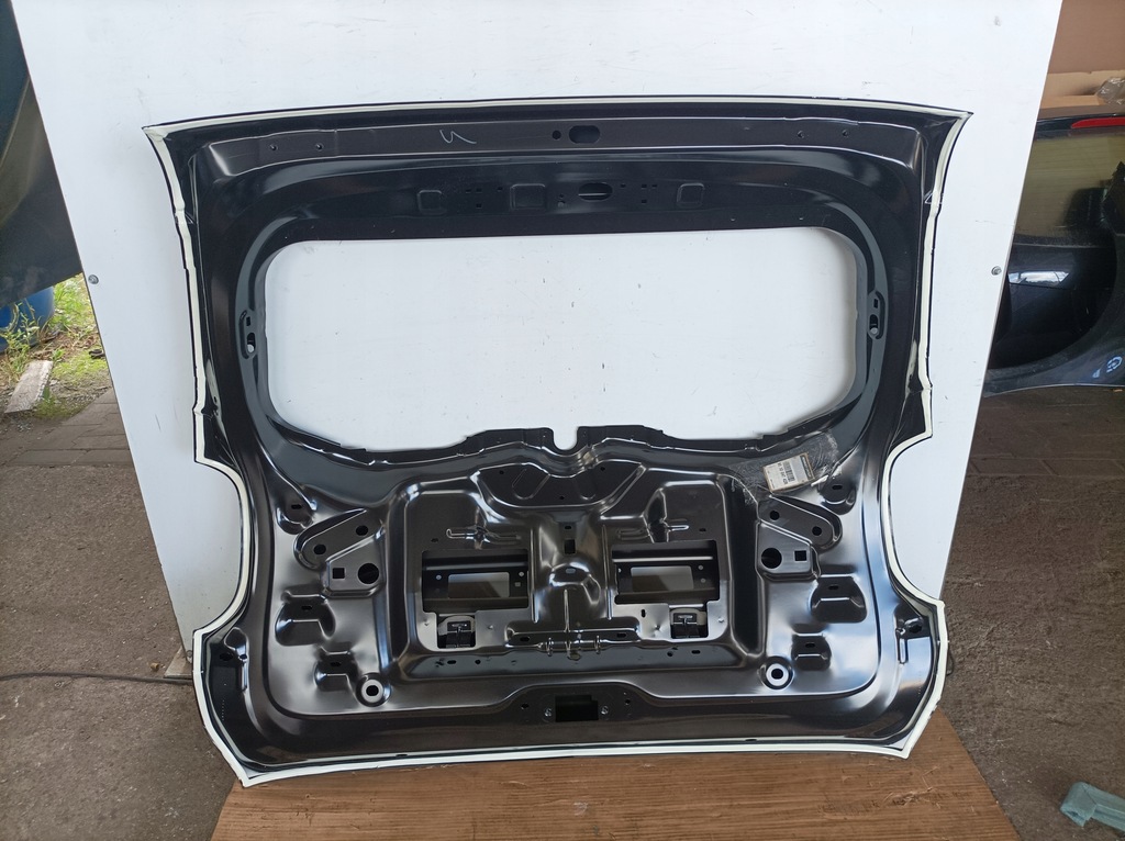 фото №9, Крышка багажника задняя задняя dacia duster ii 901004742r nowa oryg