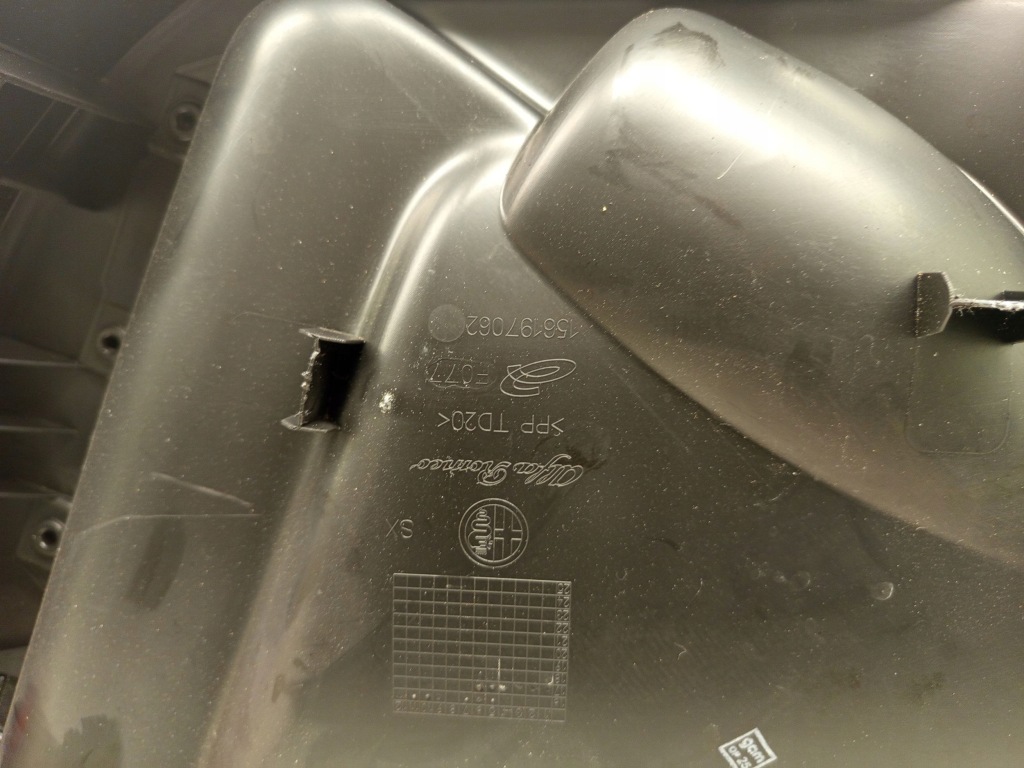 Alfa romeo stelvio 156197062 левая сторона обшивки дверь с Разборки