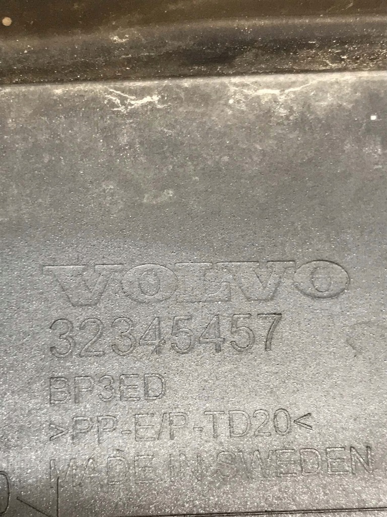 фото №9, Volvo xc90 ii r-design - спойлер накладка бампера перед 32345457