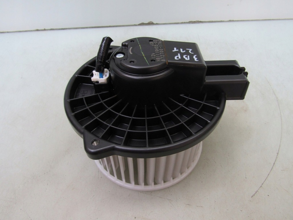 фото №1, Mazda 3 bp iv 21r вентилятор воздуходувка вентилятор обдув 872700-1762