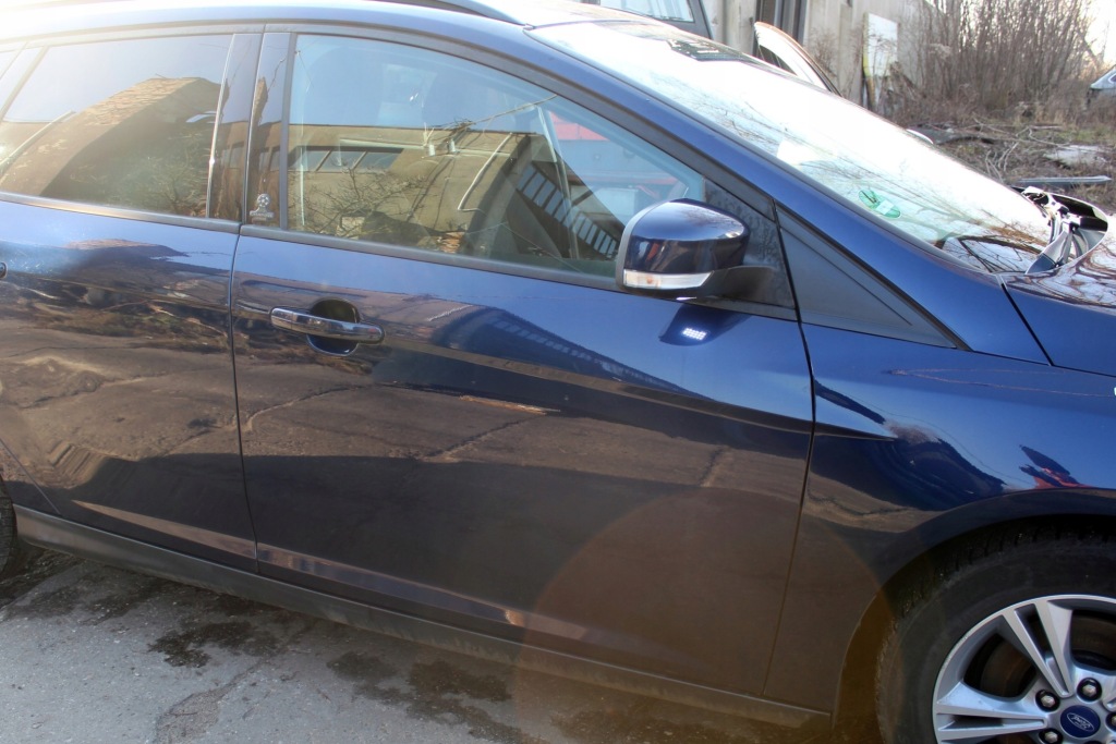 Дверь правая  перед передние ford focus mk3 10-18 ib Оригинал