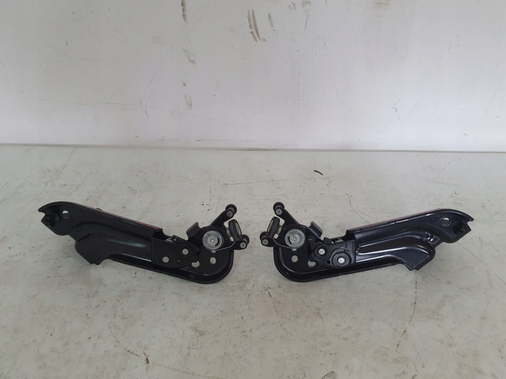 фото №3, Chrysler pacifica ii 16- ролик дверь задняя подрамник правая нижняя