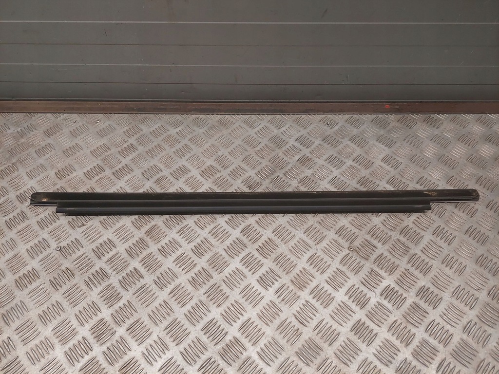 фото №6, Audi a7 s7 4g 2014 задня сторона ліва молдинг / прокладка скло двері задніх