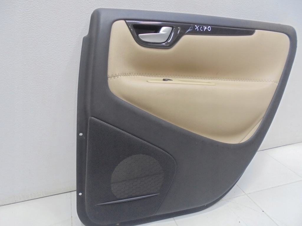 фото №2, Volvo xc70 обивка дверь правый задняя lift 02-07r