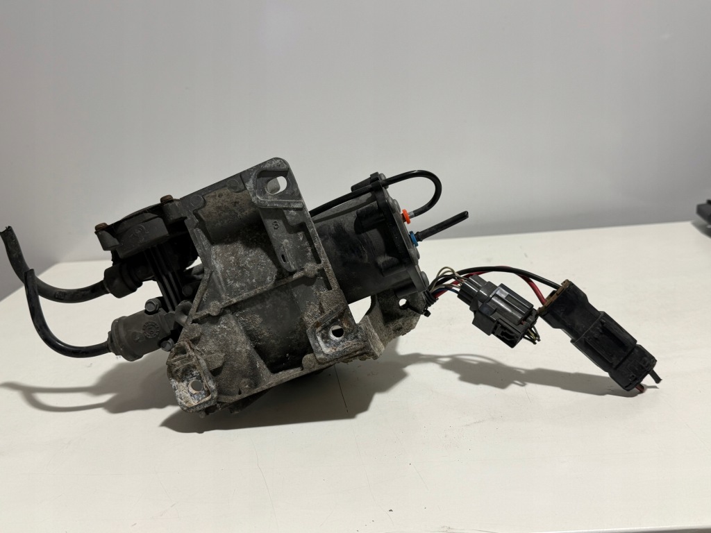 Купити Компресор підвіска land rover discovery 3 6h22-19g525-af