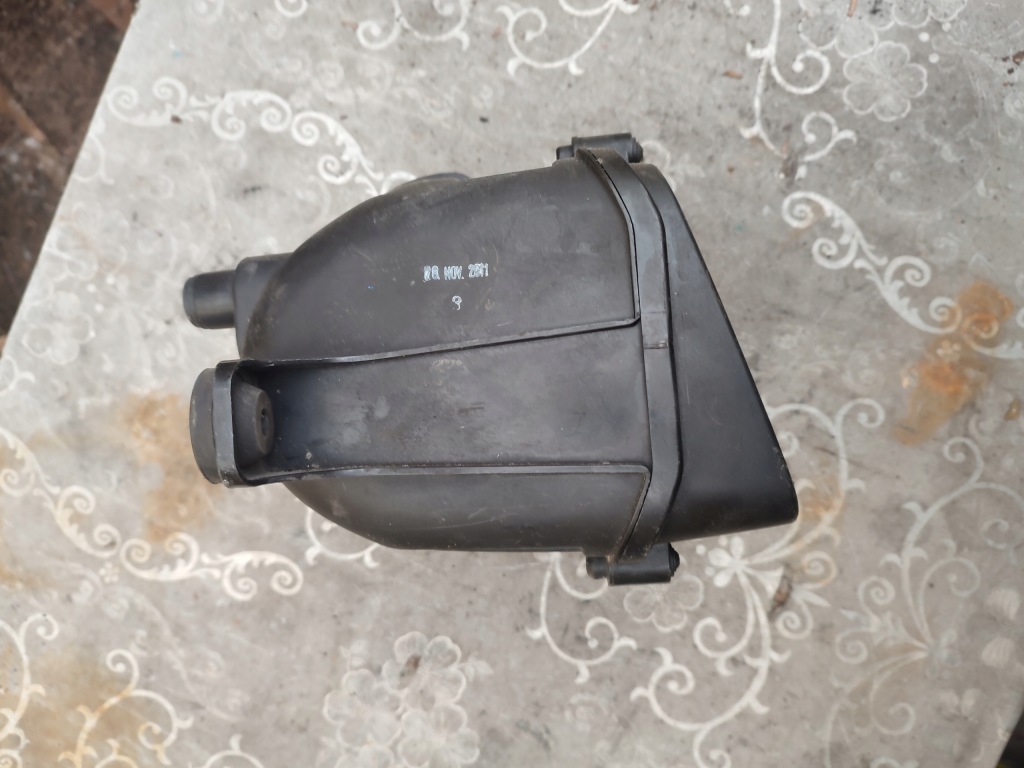 Корпус фільтра повітря seat vw v audi a3 skoda octavia ii 1k0129601ck в Україні