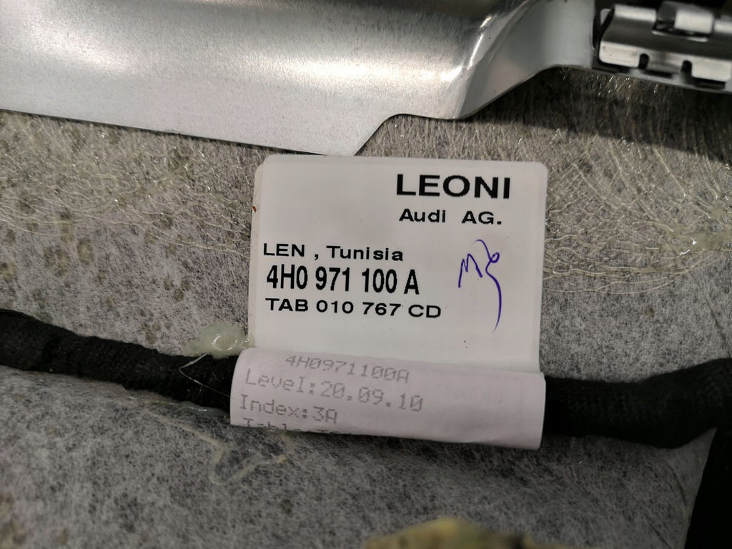 фото №8, Audi a8 d4 11r потолок люк стойки