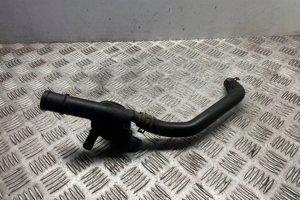 фото №7, Труба охлаждение vw passat b7 alltrack 365 038121132d 1.9l дизель 2007