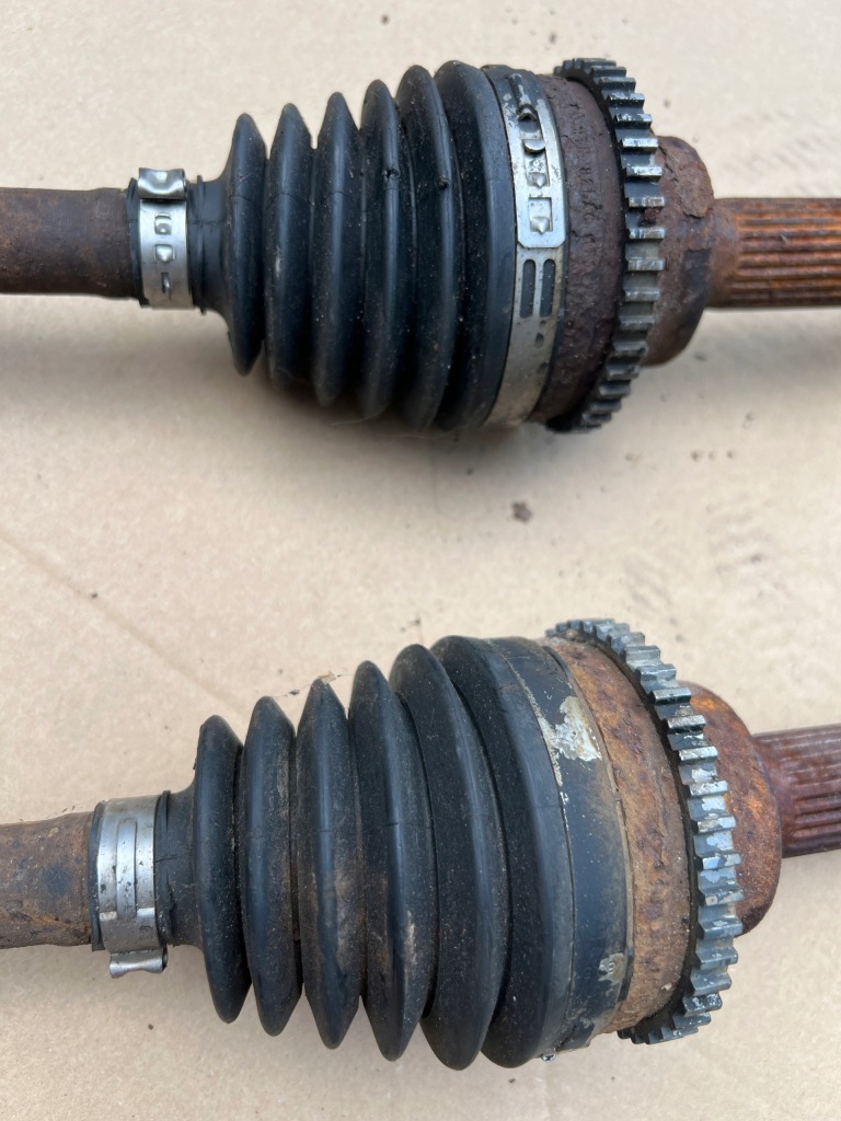 фото №3, Ford maverick lift 2,3 - привідний вал задня