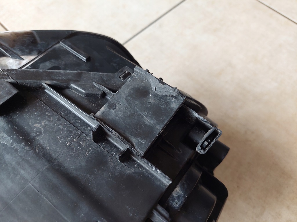 фото №10, Лампа - левый перед - обычная - audi q2 - 81a