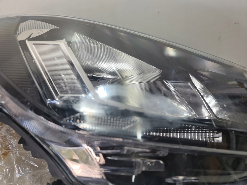 фото №12, Лампа перед правая vw caddy 2k8941006b