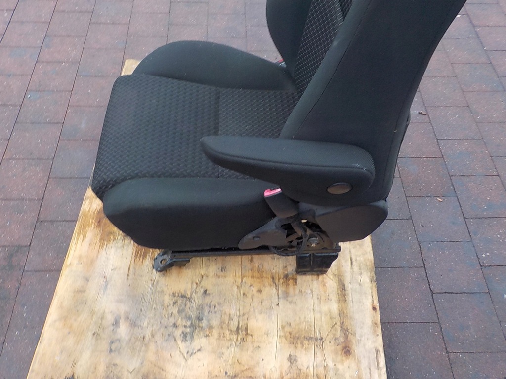 фото №10, Toyota corolla verso ii сидіння правий пасажира